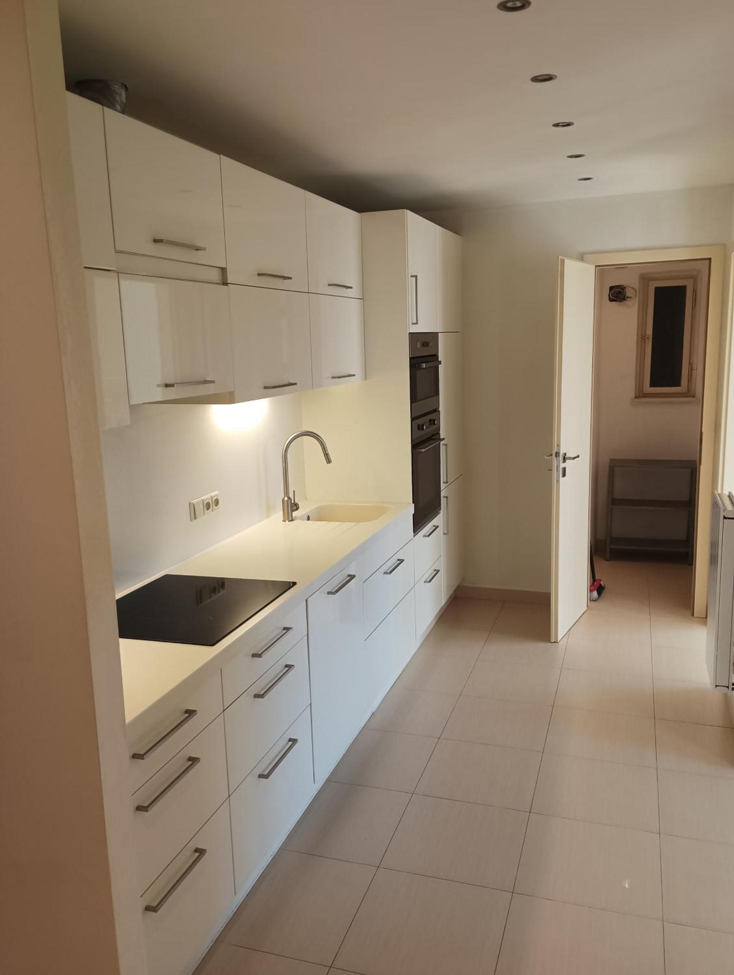 Modern In 6 * Praga